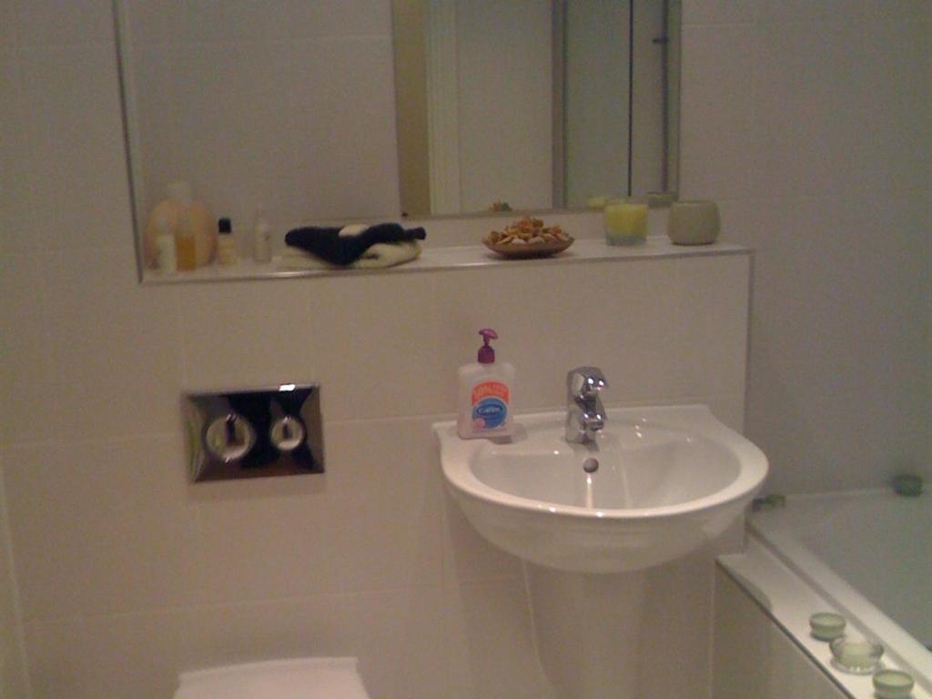 Apple House Guesthouse Heathrow Airport Hillingdon Exteriér fotografie
