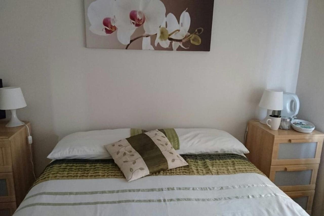 Apple House Guesthouse Heathrow Airport Hillingdon Pokoj fotografie
